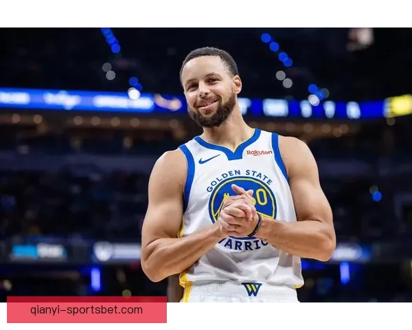 库里晒图致敬父亲球衣退役开创者的球衣永远悬挂球馆穹顶